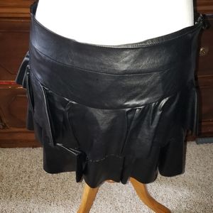 Express size 6 pleather skirt black